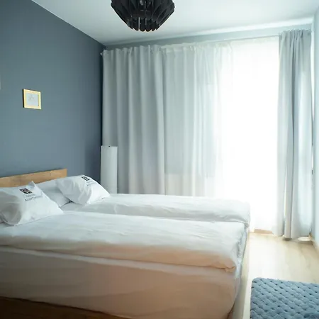 Apartment 3d Spring *